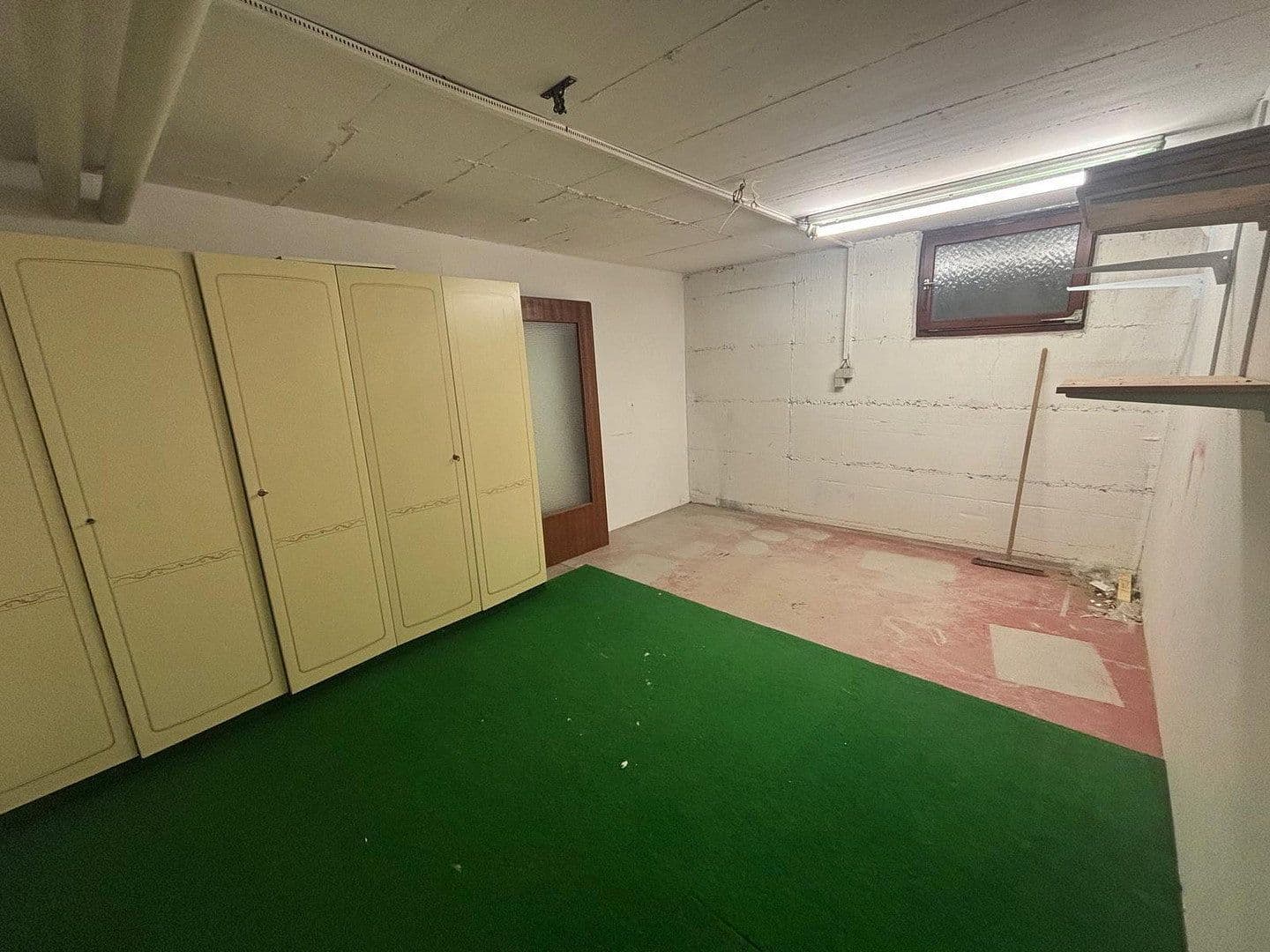 Pronájem bytu 3+1 95 m², Hemsbach, Bádensko-Württembersko Pronájem bytu 3+1 95 m², Hemsbach, Bádensko-Württembersko