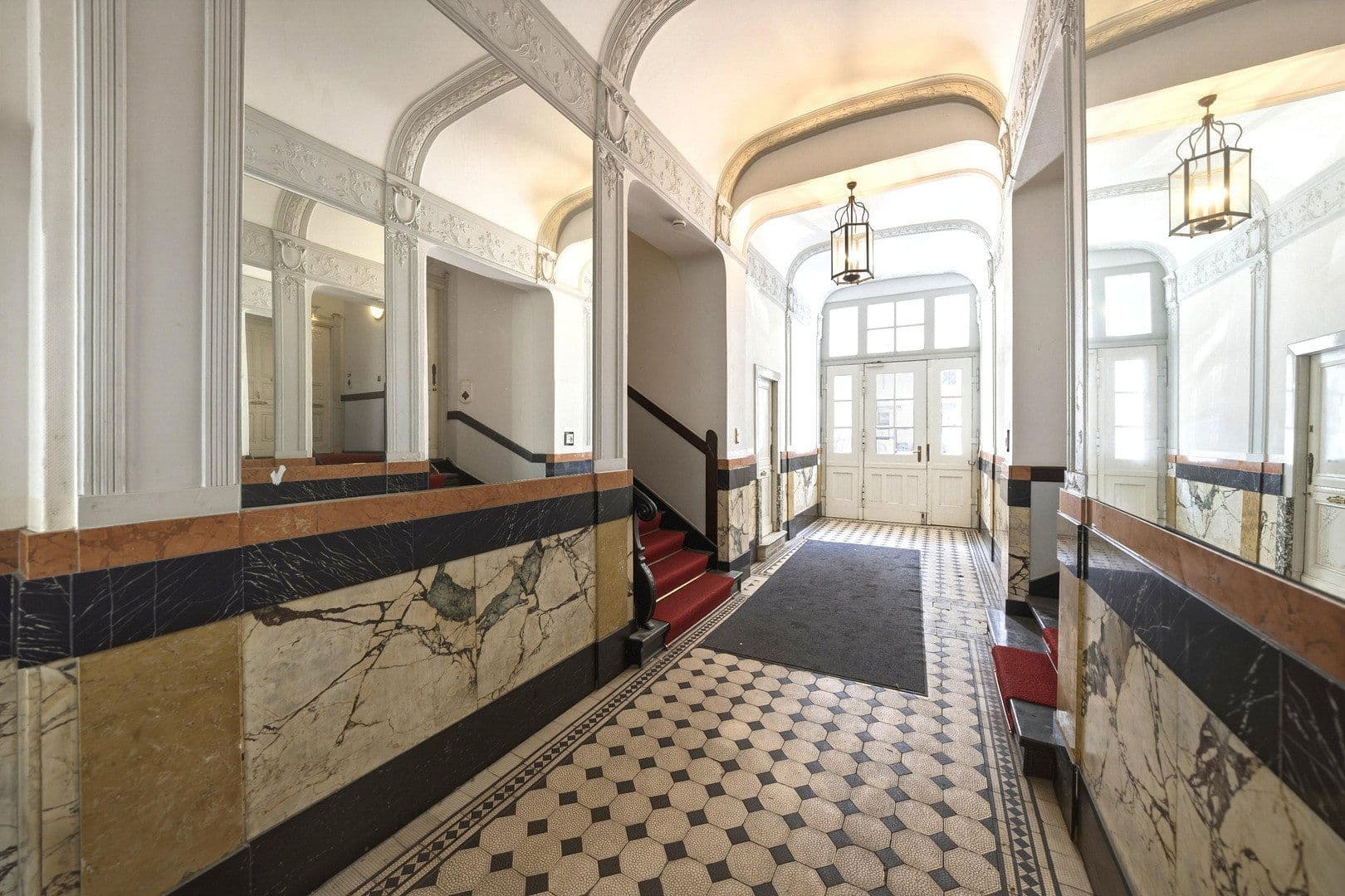 Prodej bytu 3+1 110 m², Berlin, Berlín Prodej bytu 3+1 110 m², Berlin, Berlín