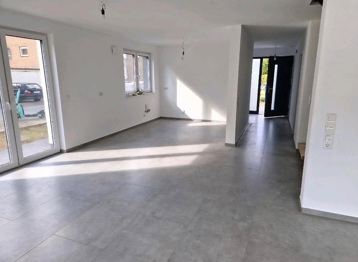 Pronájem domu 116 m², pozemek 430 m², Detmold, Severní Porýní-Vestfálsko Pronájem domu 116 m², pozemek 430 m², Detmold, Severní Porýní-Vestfálsko
