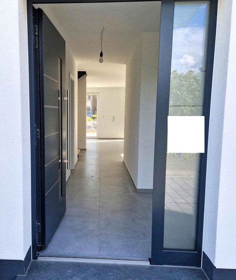 Pronájem domu 116 m², pozemek 430 m², Detmold, Severní Porýní-Vestfálsko Pronájem domu 116 m², pozemek 430 m², Detmold, Severní Porýní-Vestfálsko