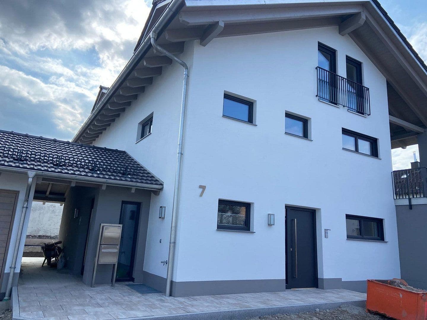 Pronájem bytu 4+kk 188 m², Enthammerstr. 7, Grafing, Bavorsko Pronájem bytu 4+kk 188 m², Enthammerstr. 7, Grafing, Bavorsko