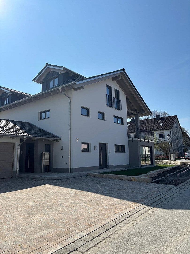 Pronájem bytu 4+kk 188 m², Enthammerstr. 7, Grafing, Bavorsko Pronájem bytu 4+kk 188 m², Enthammerstr. 7, Grafing, Bavorsko