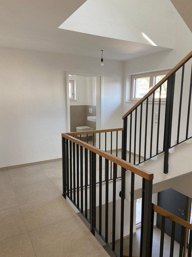 Pronájem bytu 4+kk 188 m², Enthammerstr. 7, Grafing, Bavorsko Pronájem bytu 4+kk 188 m², Enthammerstr. 7, Grafing, Bavorsko