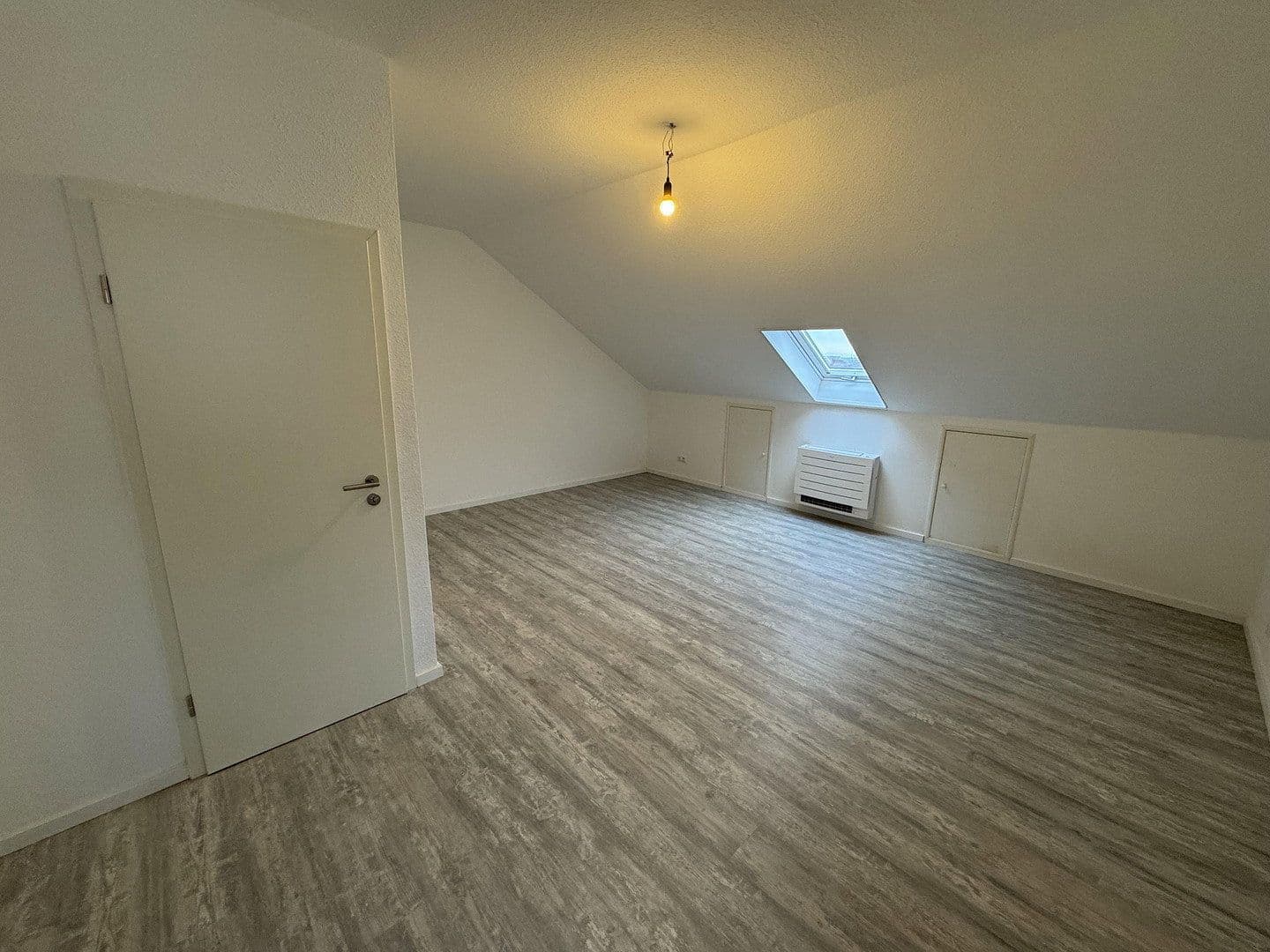 Pronájem bytu 4+1 86 m², Gernotstraße, Gernsheim, Hessen Pronájem bytu 4+1 86 m², Gernotstraße, Gernsheim, Hessen