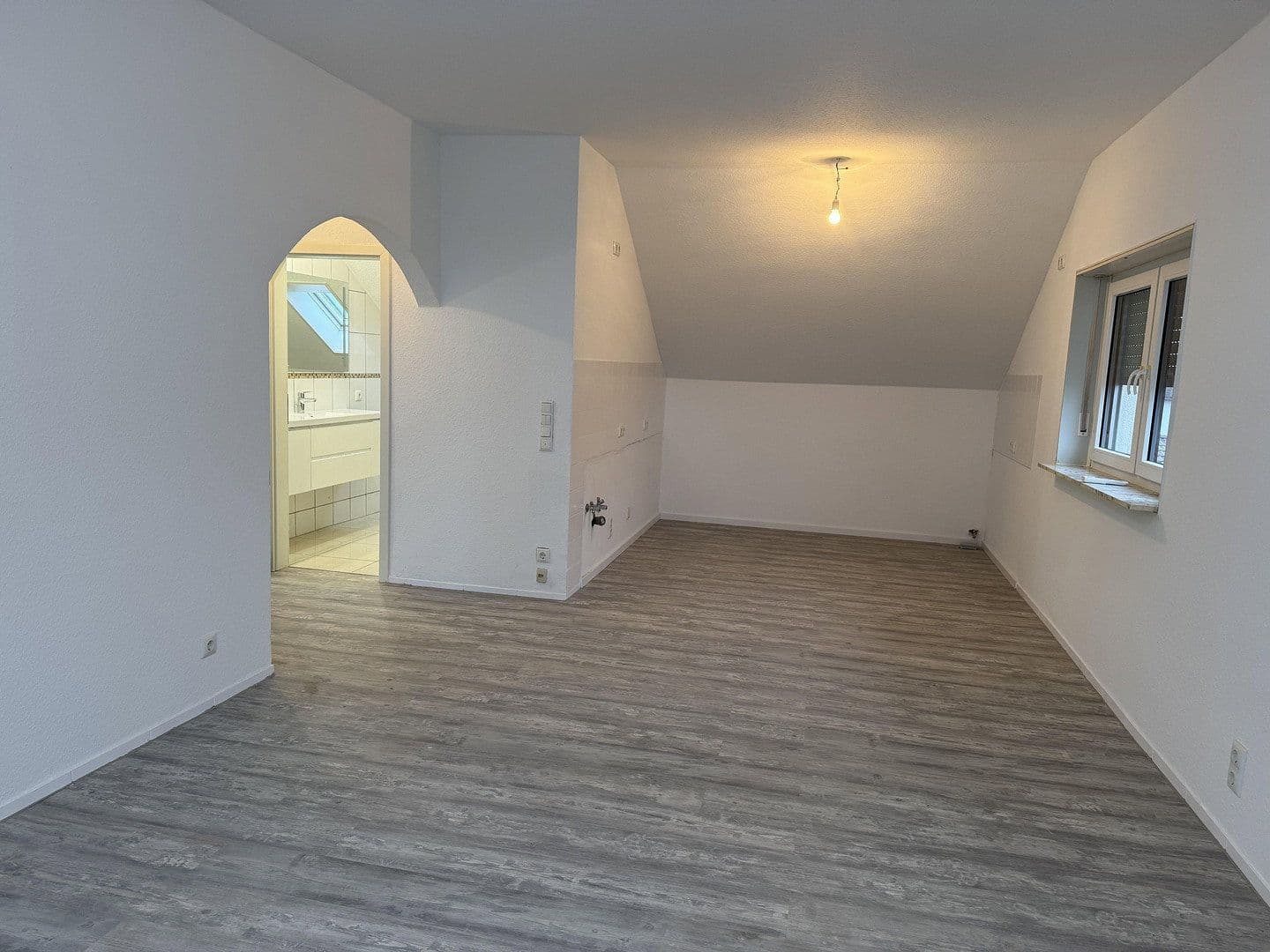 Pronájem bytu 4+1 86 m², Gernotstraße, Gernsheim, Hessen Pronájem bytu 4+1 86 m², Gernotstraße, Gernsheim, Hessen