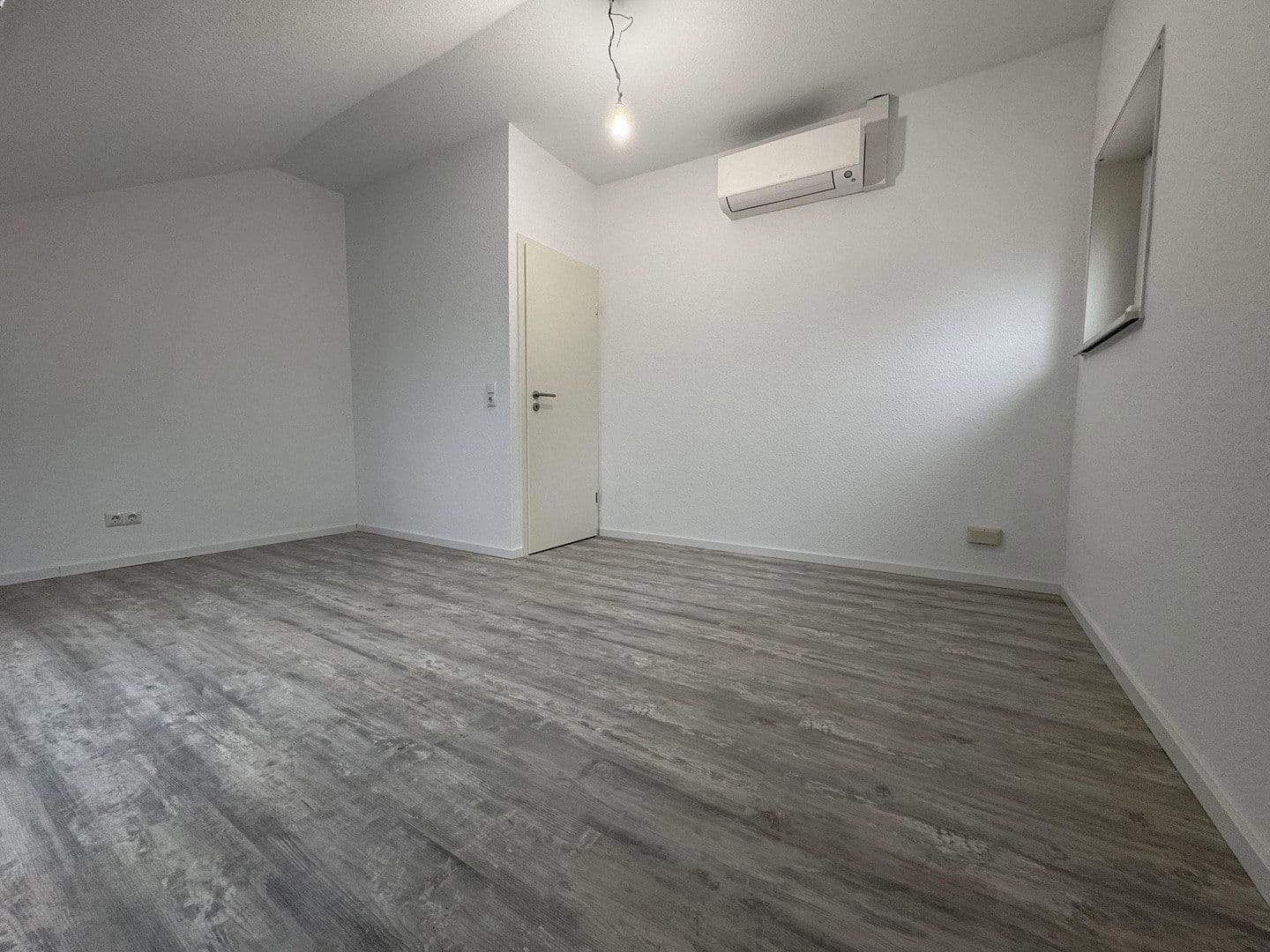 Pronájem bytu 4+1 86 m², Gernotstraße, Gernsheim, Hessen Pronájem bytu 4+1 86 m², Gernotstraße, Gernsheim, Hessen