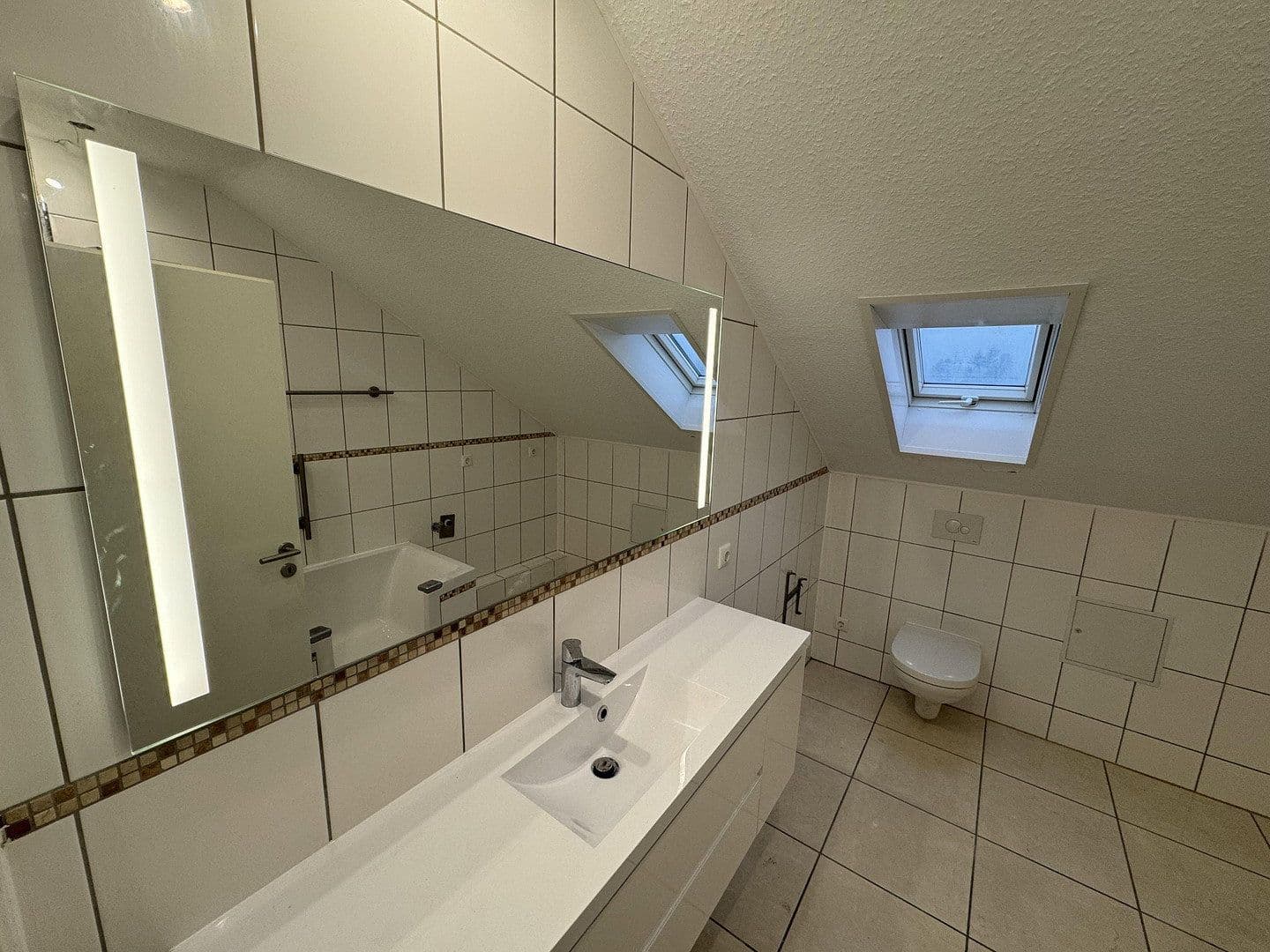 Pronájem bytu 4+1 86 m², Gernotstraße, Gernsheim, Hessen Pronájem bytu 4+1 86 m², Gernotstraße, Gernsheim, Hessen