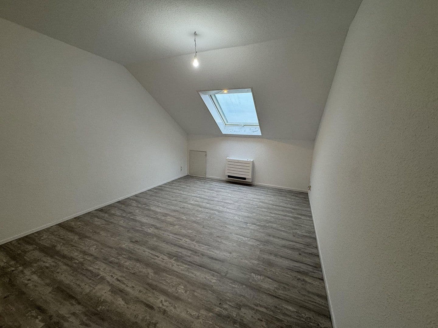 Pronájem bytu 4+1 86 m², Gernotstraße, Gernsheim, Hessen Pronájem bytu 4+1 86 m², Gernotstraße, Gernsheim, Hessen