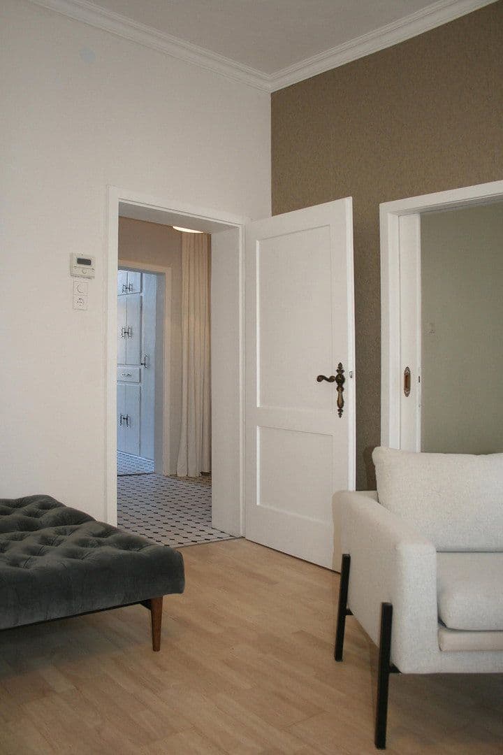 Pronájem bytu 3+1 73 m², Karlsbaderstrasse 15, Stuttgart, Bádensko-Württembersko Pronájem bytu 3+1 73 m², Karlsbaderstrasse 15, Stuttgart, Bádensko-Württembersko