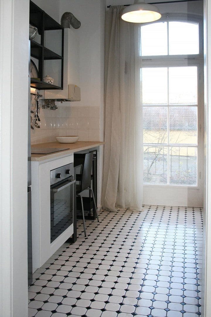 Pronájem bytu 3+1 73 m², Karlsbaderstrasse 15, Stuttgart, Bádensko-Württembersko Pronájem bytu 3+1 73 m², Karlsbaderstrasse 15, Stuttgart, Bádensko-Württembersko