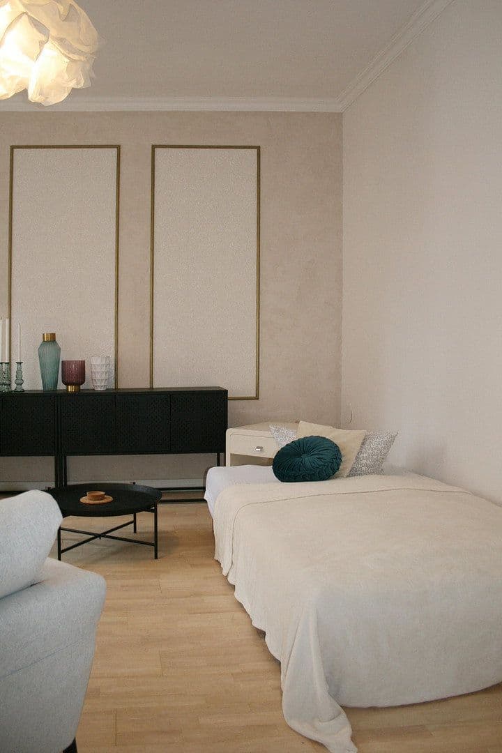 Pronájem bytu 3+1 73 m², Karlsbaderstrasse 15, Stuttgart, Bádensko-Württembersko Pronájem bytu 3+1 73 m², Karlsbaderstrasse 15, Stuttgart, Bádensko-Württembersko