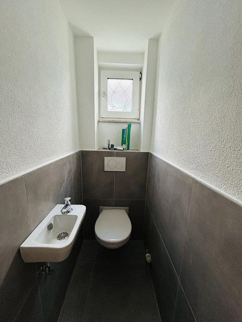 Pronájem bytu 2+kk 63 m², Wasenstr. 11a, Kirchheim am Neckar, Bádensko-Württembersko Pronájem bytu 2+kk 63 m², Wasenstr. 11a, Kirchheim am Neckar, Bádensko-Württembersko