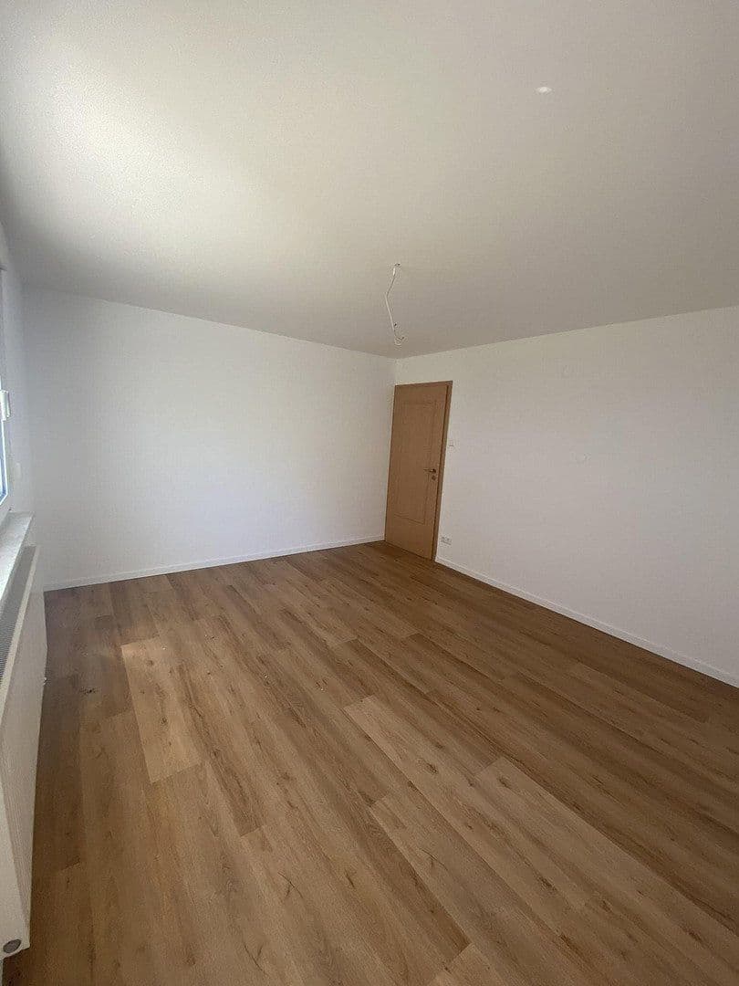Pronájem bytu 2+kk 63 m², Wasenstr. 11a, Kirchheim am Neckar, Bádensko-Württembersko Pronájem bytu 2+kk 63 m², Wasenstr. 11a, Kirchheim am Neckar, Bádensko-Württembersko