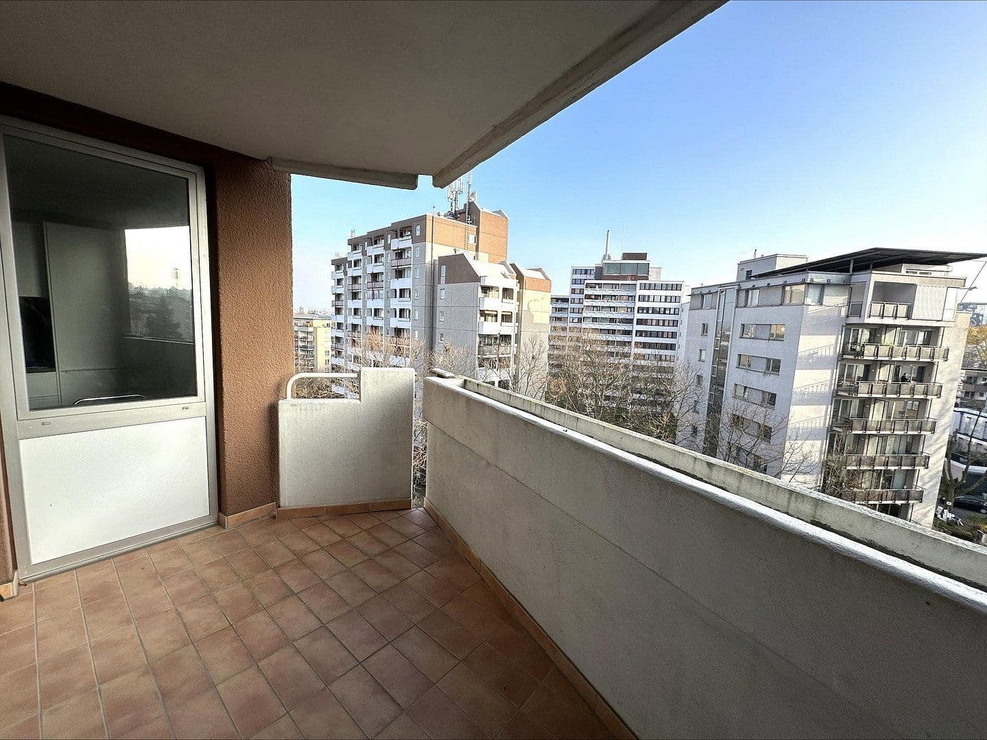 Pronájem bytu 1+1 50 m², Frankfurt am Main, Hessen Pronájem bytu 1+1 50 m², Frankfurt am Main, Hessen