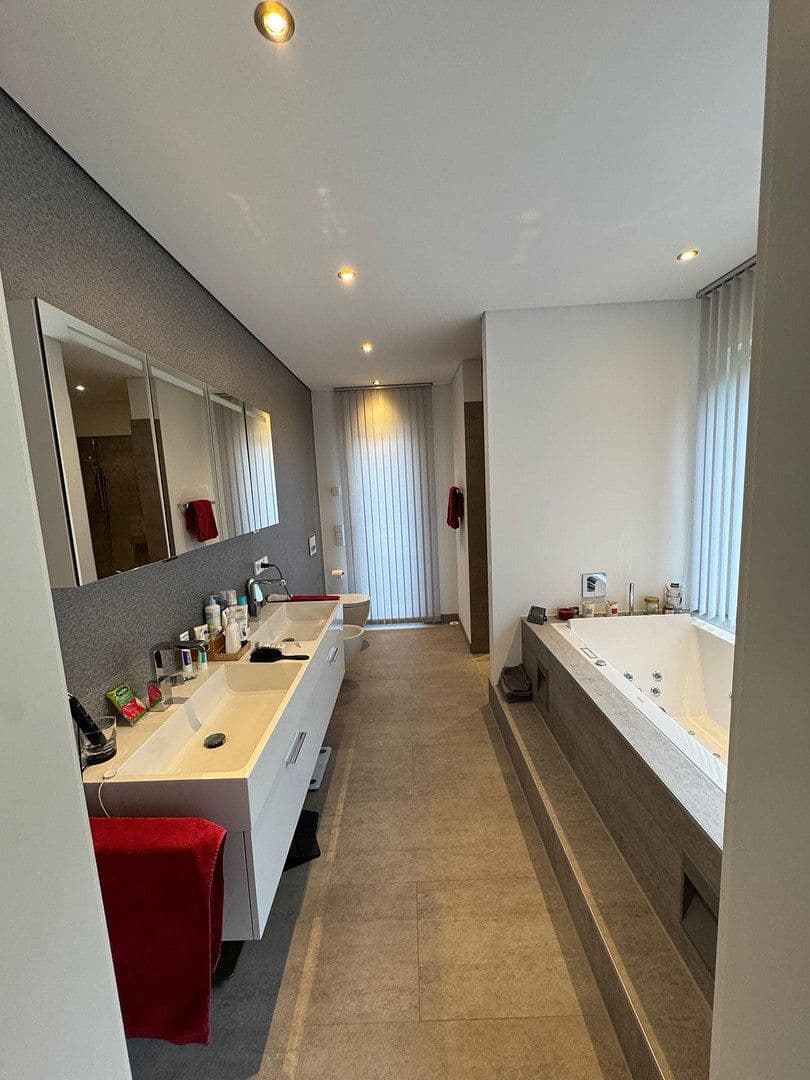 Prodej domu 227 m², pozemek 855 m², Dormagen, Severní Porýní-Vestfálsko Prodej domu 227 m², pozemek 855 m², Dormagen, Severní Porýní-Vestfálsko
