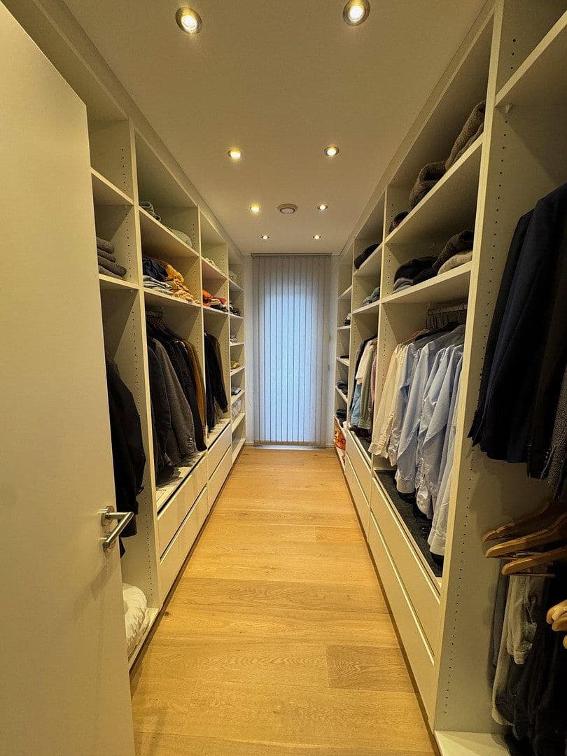 Prodej domu 227 m², pozemek 855 m², Dormagen, Severní Porýní-Vestfálsko Prodej domu 227 m², pozemek 855 m², Dormagen, Severní Porýní-Vestfálsko
