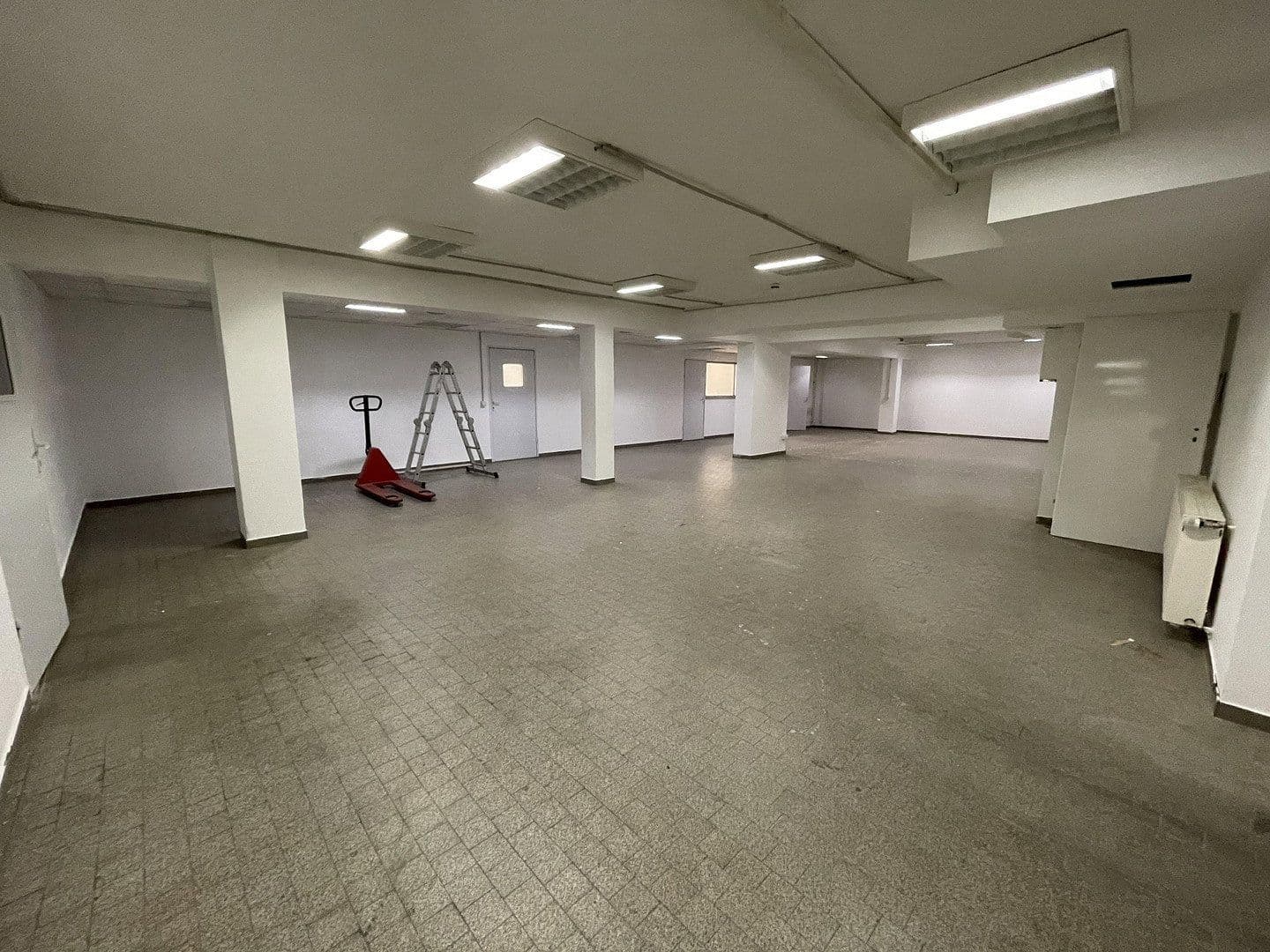 Prodej nebytového prostoru 450 m², Tulpenstr. 2-4, Dietzenbach, Hessen Prodej nebytového prostoru 450 m², Tulpenstr. 2-4, Dietzenbach, Hessen