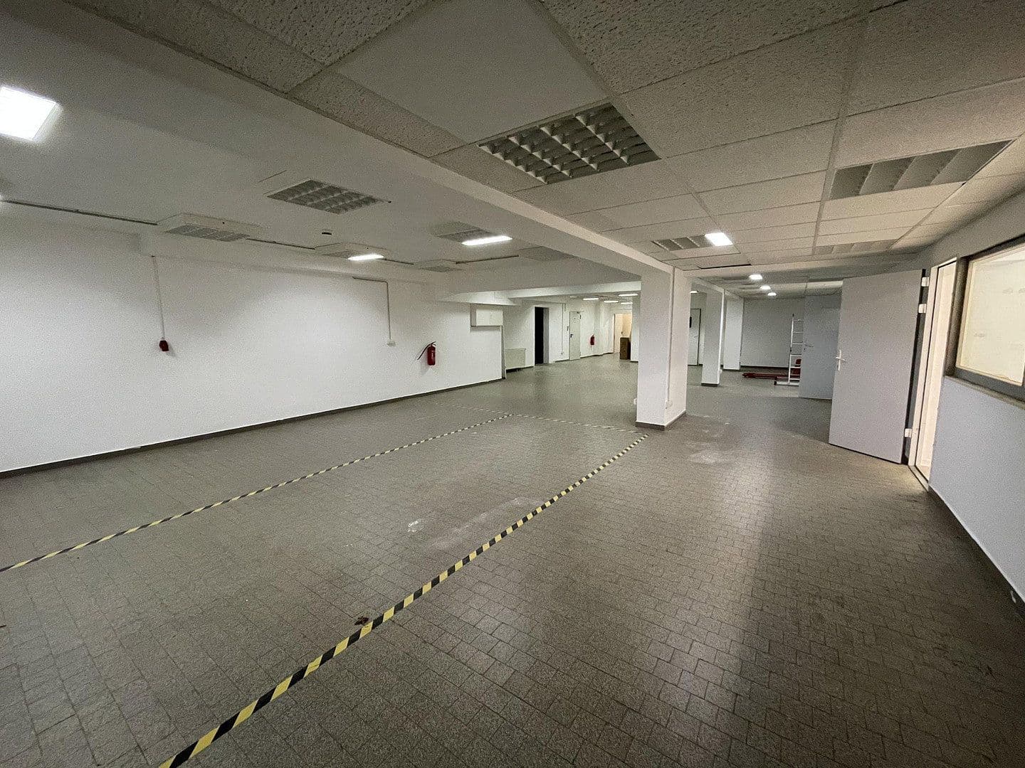 Prodej nebytového prostoru 450 m², Tulpenstr. 2-4, Dietzenbach, Hessen Prodej nebytového prostoru 450 m², Tulpenstr. 2-4, Dietzenbach, Hessen