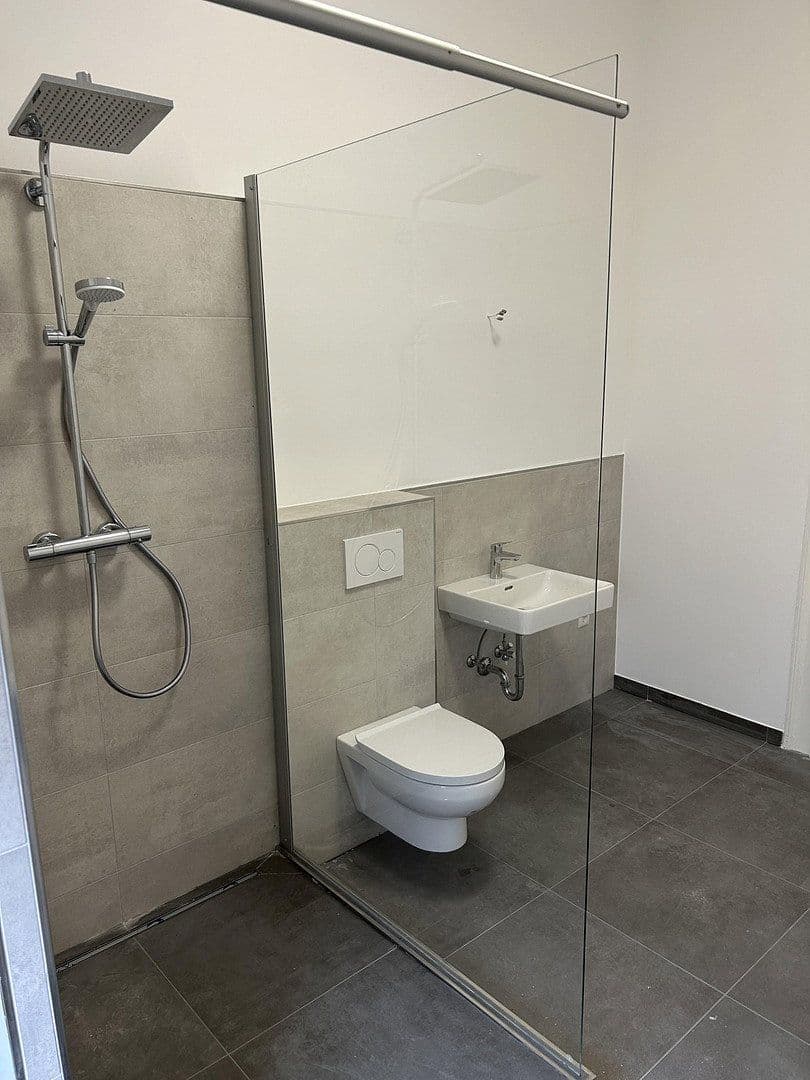 Prodej bytu 4+1 93 m², Rheinfeldstraße 67, Ludwigshafen, Porýní-Falc Prodej bytu 4+1 93 m², Rheinfeldstraße 67, Ludwigshafen, Porýní-Falc