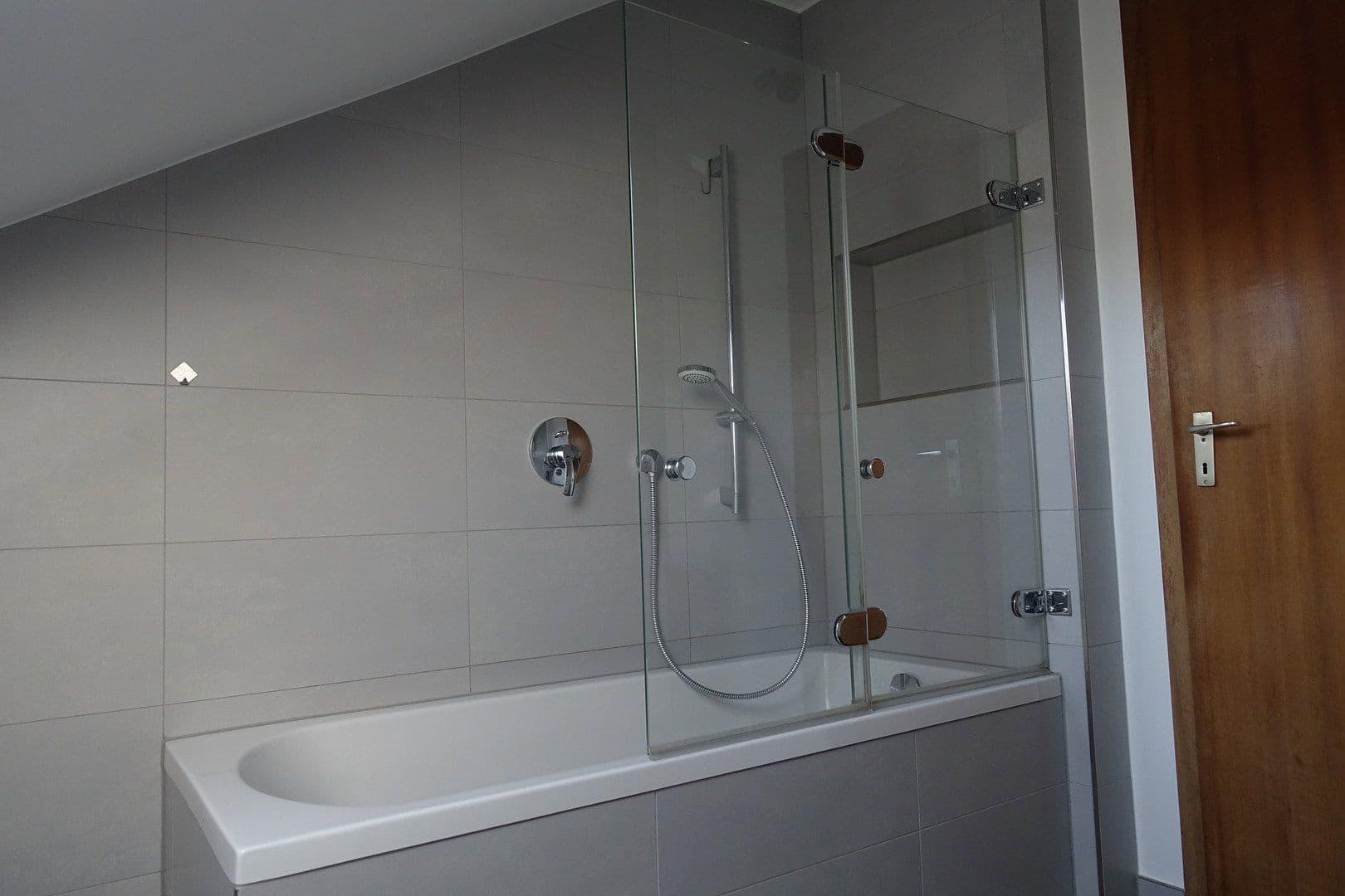 Prodej domu 190 m², pozemek 854 m², Kiefernweg 1, Idstein, Hessen Prodej domu 190 m², pozemek 854 m², Kiefernweg 1, Idstein, Hessen
