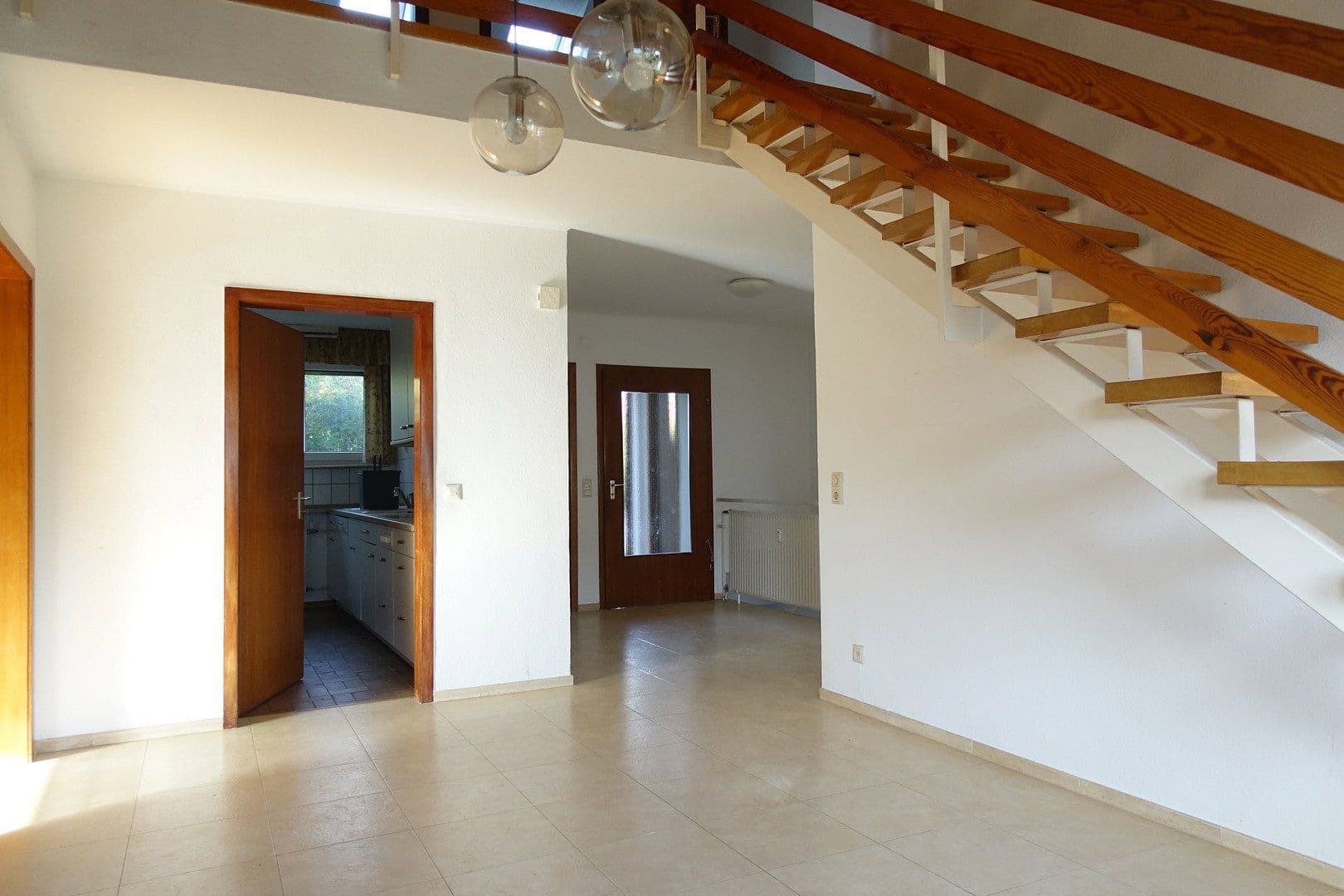 Prodej domu 190 m², pozemek 854 m², Kiefernweg 1, Idstein, Hessen Prodej domu 190 m², pozemek 854 m², Kiefernweg 1, Idstein, Hessen