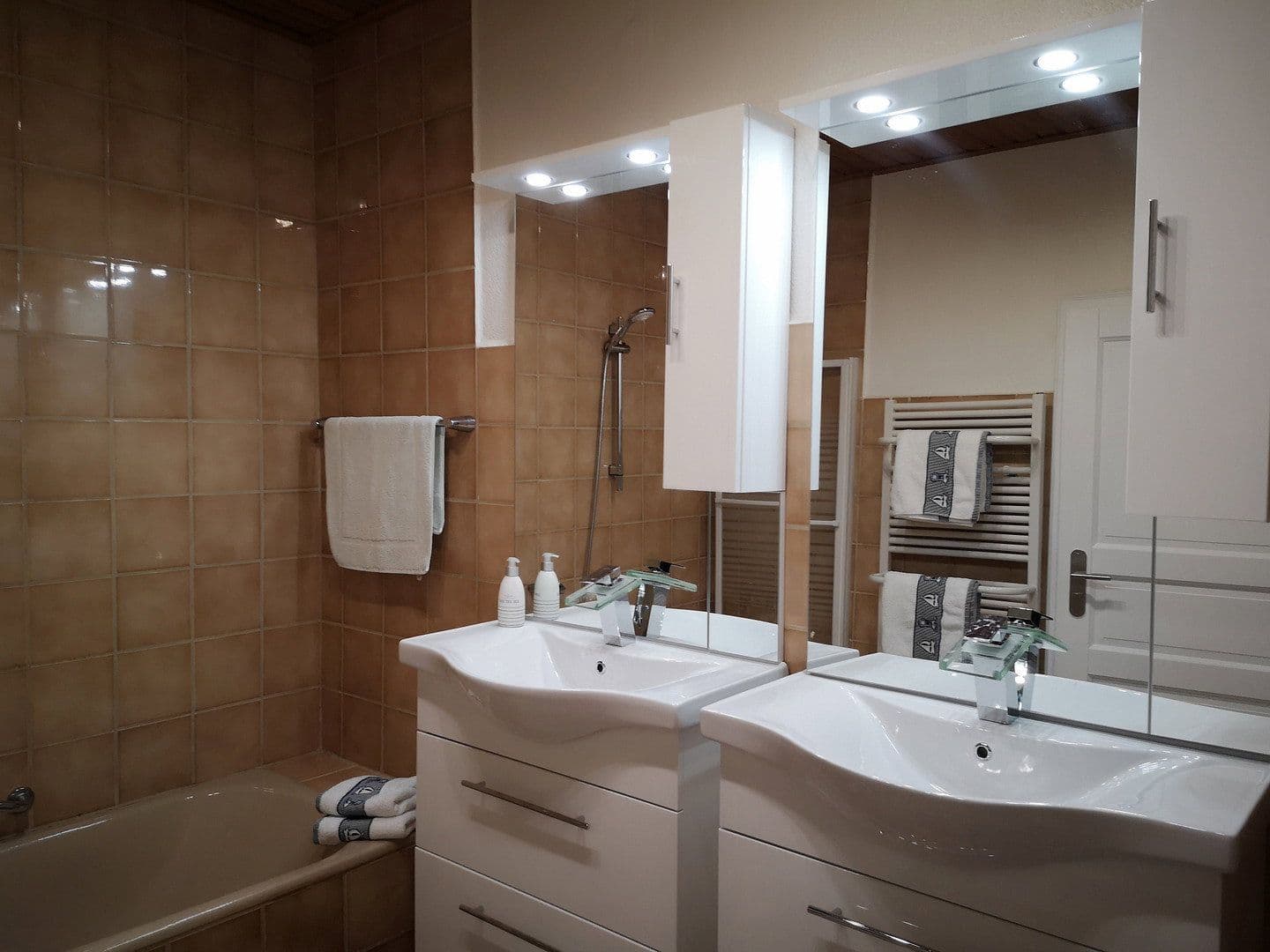 Prodej domu 615 m², pozemek 6.906 m², Lehe, Šlesvicko-Holštýnsko Prodej domu 615 m², pozemek 6.906 m², Lehe, Šlesvicko-Holštýnsko