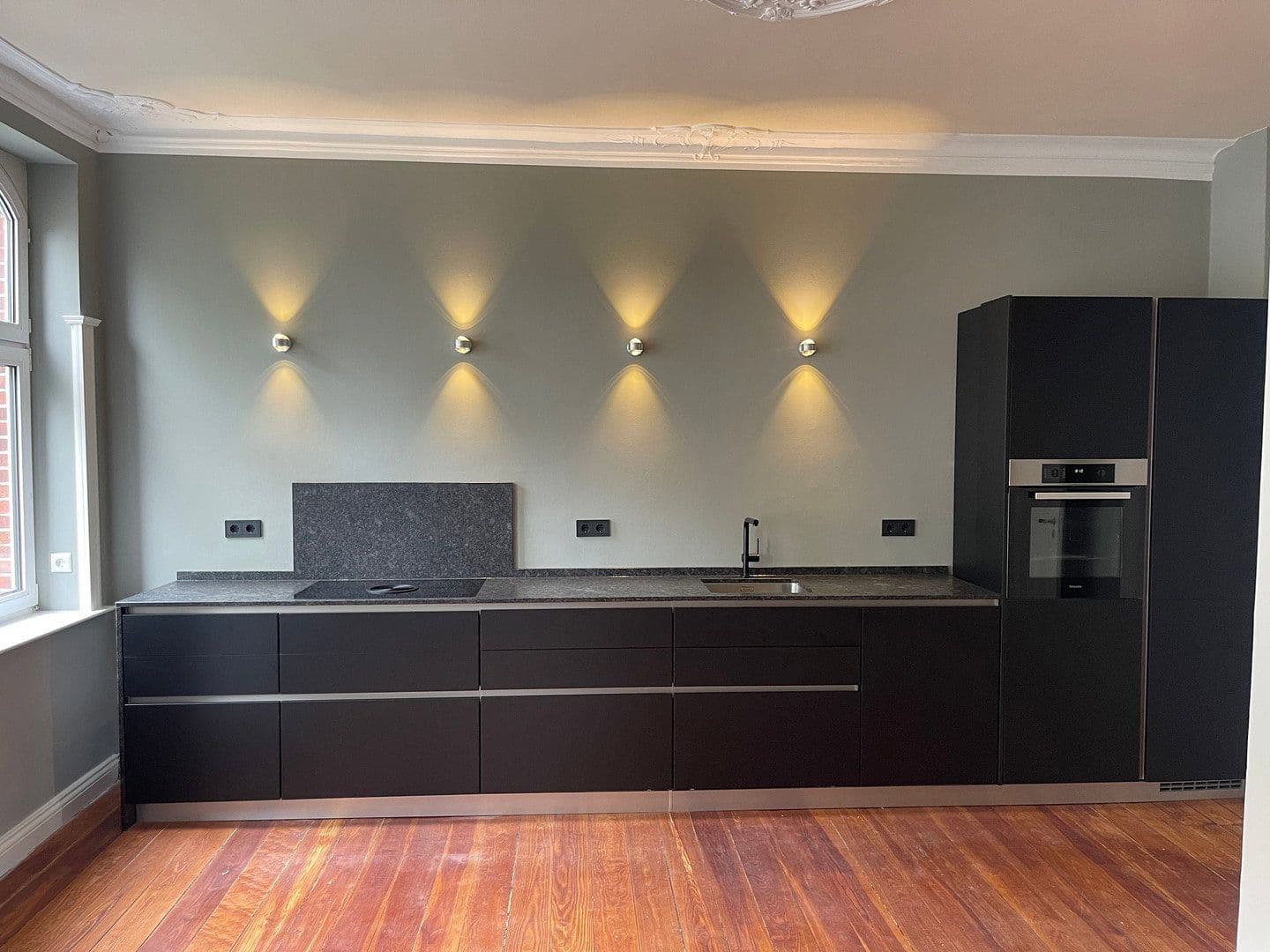 Pronájem bytu 2+1 83 m², Holtenauer Strasse 240, Kiel, Šlesvicko-Holštýnsko Pronájem bytu 2+1 83 m², Holtenauer Strasse 240, Kiel, Šlesvicko-Holštýnsko