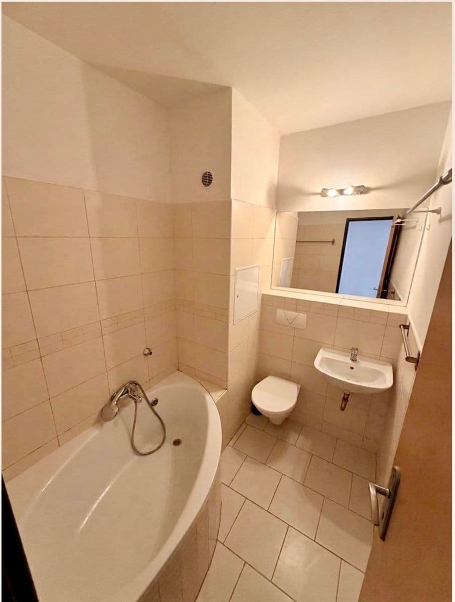 Prodej bytu 1+kk 30 m², U Parku, Ostrava, Moravskoslezský kraj Prodej bytu 1+kk 30 m², U Parku, Ostrava, Moravskoslezský kraj
