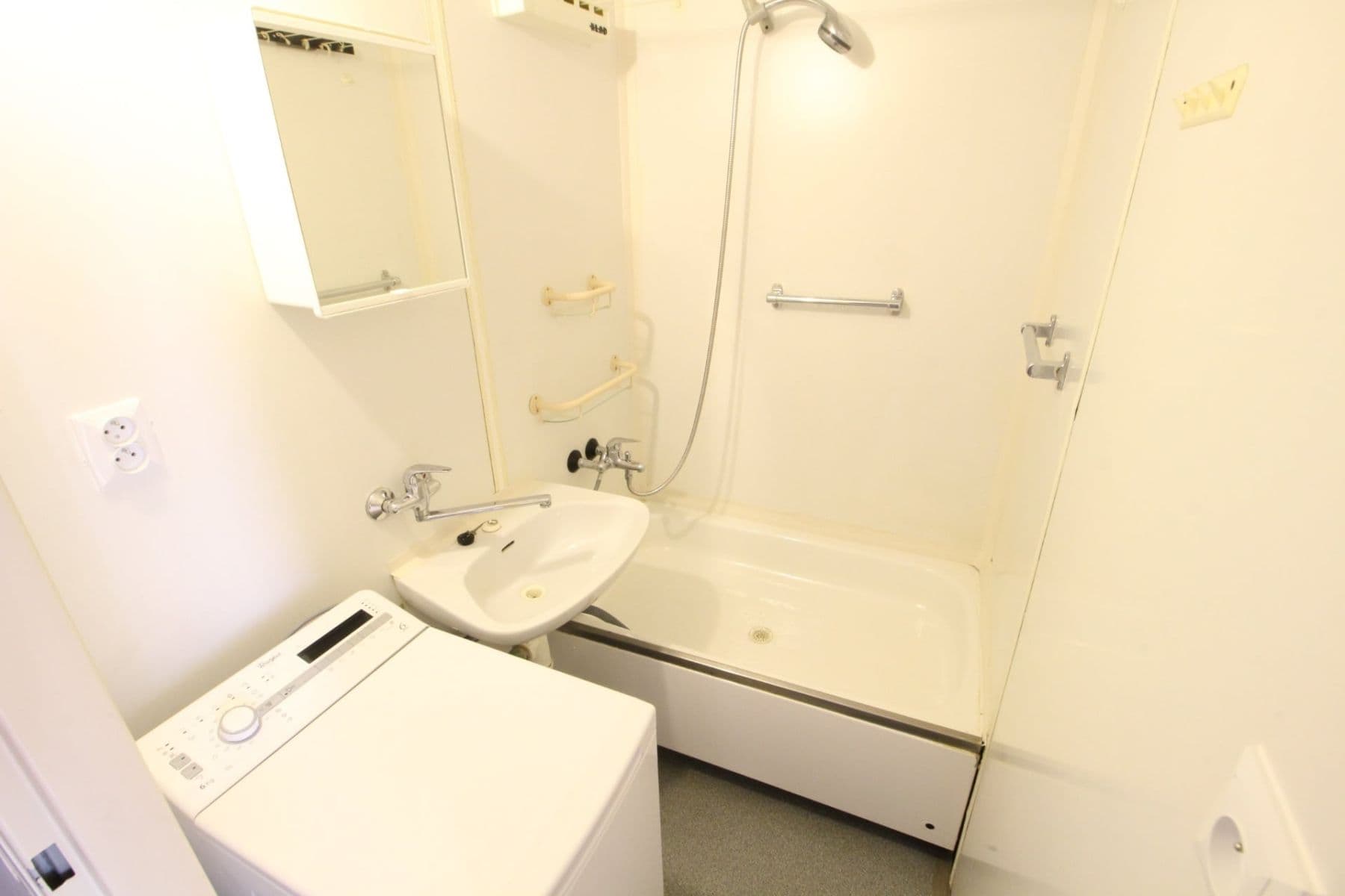 Pronájem bytu 2+kk 43 m², Krouzova, Praha, Praha Pronájem bytu 2+kk 43 m², Krouzova, Praha, Praha