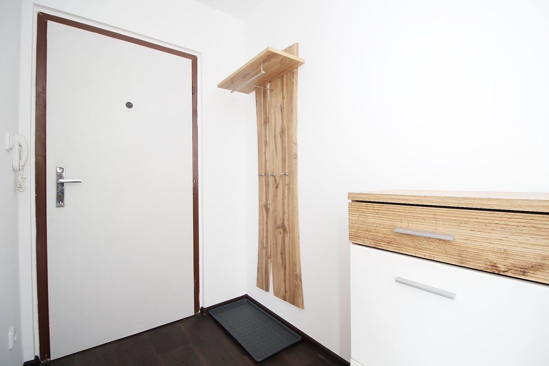 Pronájem bytu 2+kk 49 m², Za Parkem, Dobřichovice, Středočeský kraj Pronájem bytu 2+kk 49 m², Za Parkem, Dobřichovice, Středočeský kraj