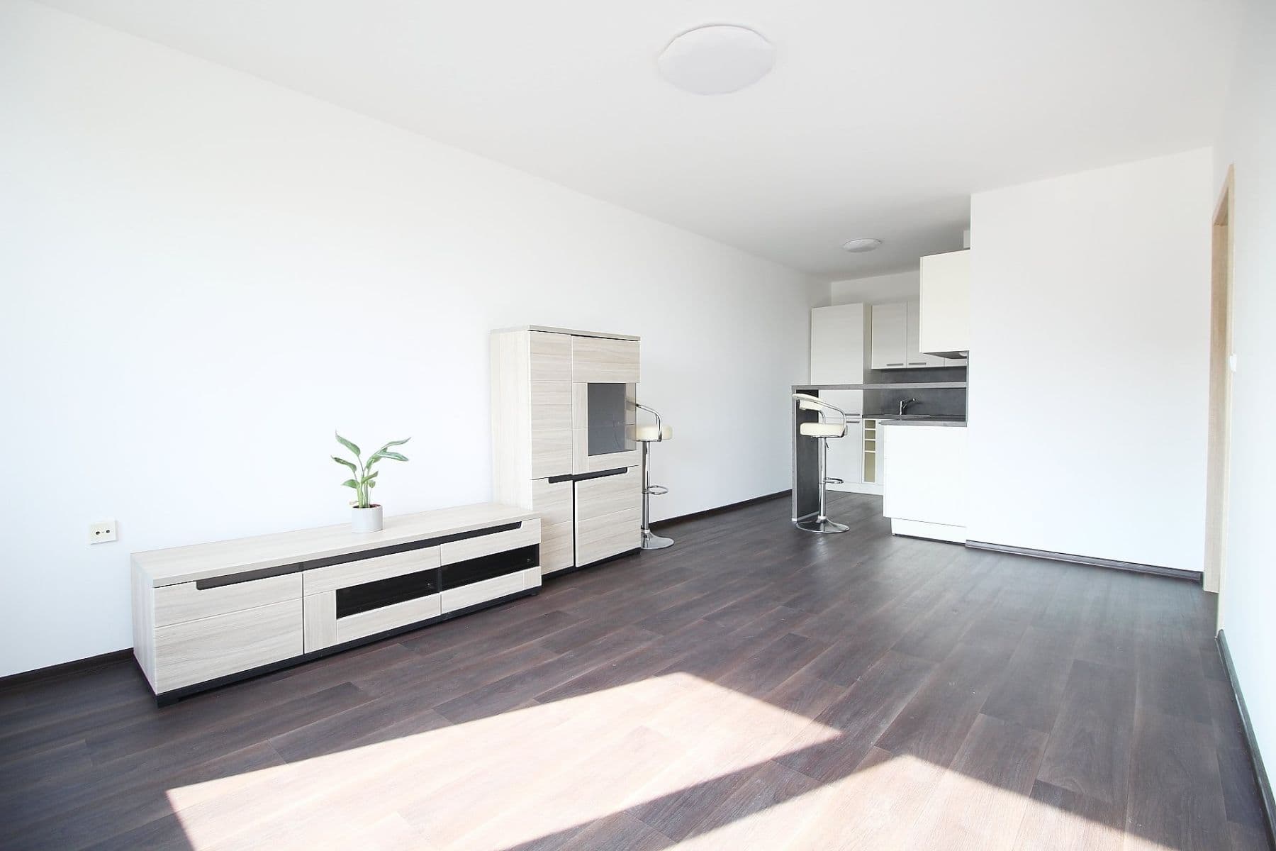 Pronájem bytu 2+kk 49 m², Za Parkem, Dobřichovice, Středočeský kraj Pronájem bytu 2+kk 49 m², Za Parkem, Dobřichovice, Středočeský kraj