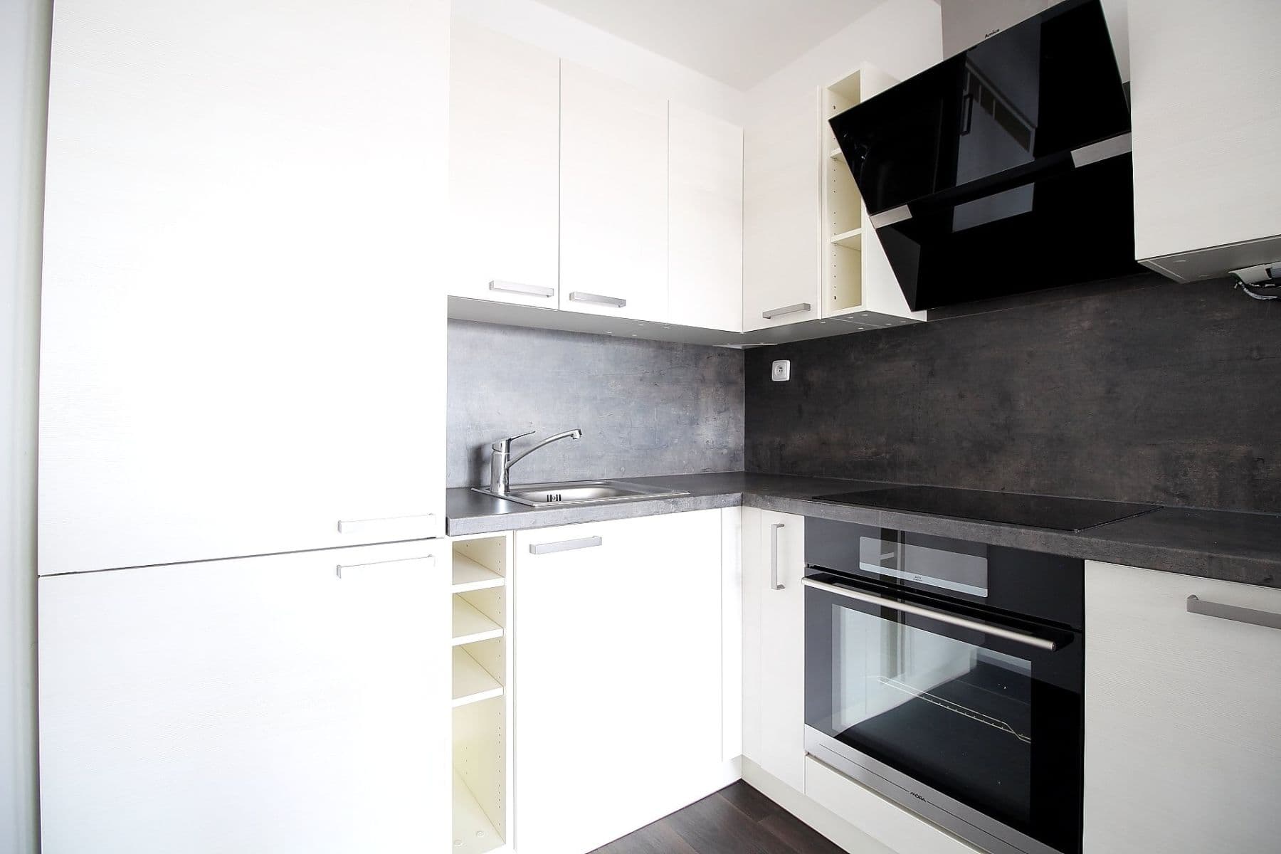 Pronájem bytu 2+kk 49 m², Za Parkem, Dobřichovice, Středočeský kraj Pronájem bytu 2+kk 49 m², Za Parkem, Dobřichovice, Středočeský kraj