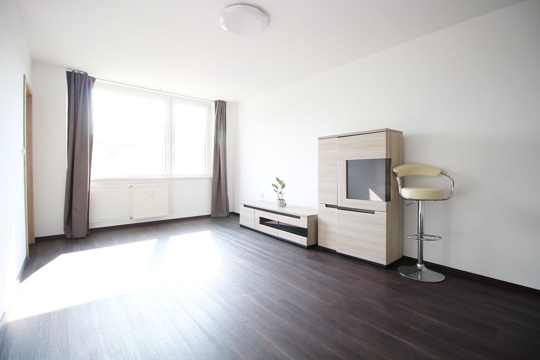 Pronájem bytu 2+kk 49 m², Za Parkem, Dobřichovice, Středočeský kraj Pronájem bytu 2+kk 49 m², Za Parkem, Dobřichovice, Středočeský kraj