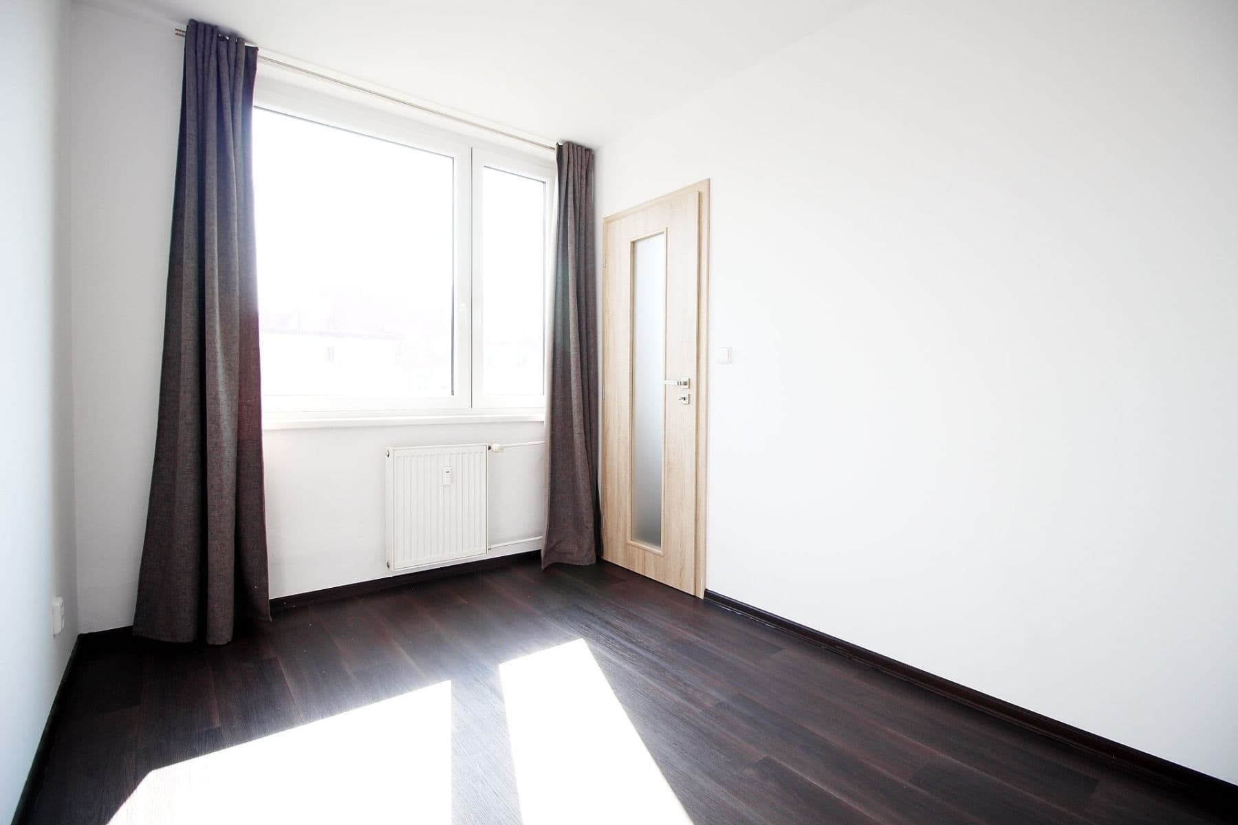 Pronájem bytu 2+kk 49 m², Za Parkem, Dobřichovice, Středočeský kraj Pronájem bytu 2+kk 49 m², Za Parkem, Dobřichovice, Středočeský kraj