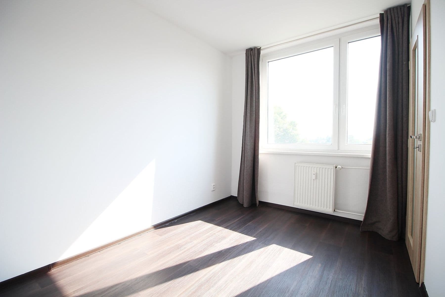 Pronájem bytu 2+kk 49 m², Za Parkem, Dobřichovice, Středočeský kraj Pronájem bytu 2+kk 49 m², Za Parkem, Dobřichovice, Středočeský kraj