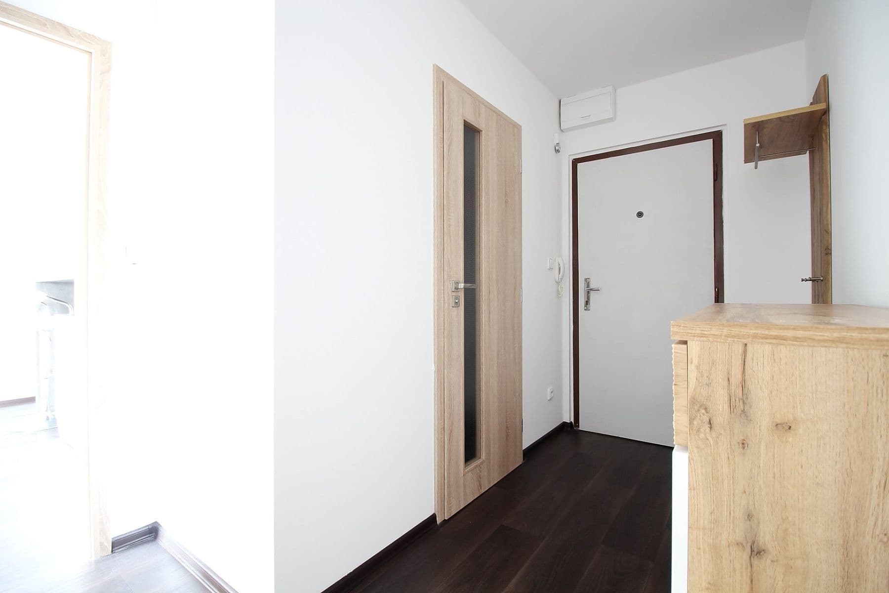 Pronájem bytu 2+kk 49 m², Za Parkem, Dobřichovice, Středočeský kraj Pronájem bytu 2+kk 49 m², Za Parkem, Dobřichovice, Středočeský kraj