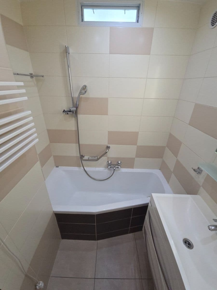 Pronájem bytu 2+kk 51 m², náměstí Na Balabence, Praha, Praha Pronájem bytu 2+kk 51 m², náměstí Na Balabence, Praha, Praha