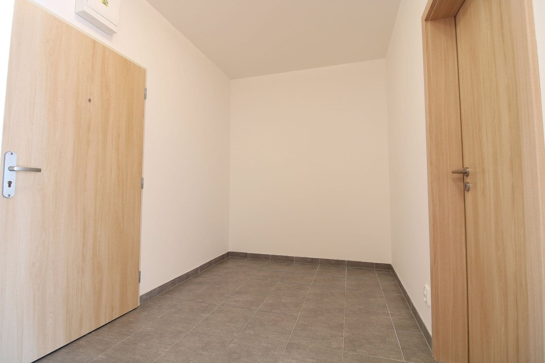 Pronájem bytu 2+kk 52 m², Jaroslava Holečka, Kladno, Středočeský kraj Pronájem bytu 2+kk 52 m², Jaroslava Holečka, Kladno, Středočeský kraj