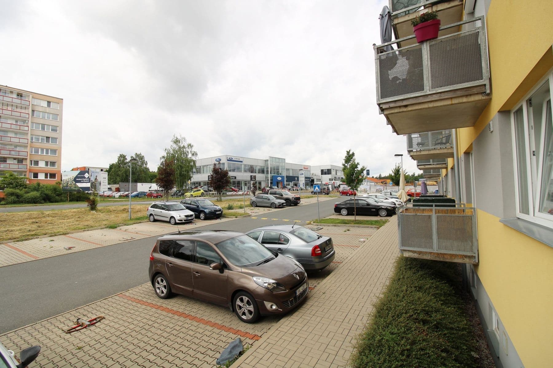 Pronájem bytu 2+kk 52 m², Jaroslava Holečka, Kladno, Středočeský kraj Pronájem bytu 2+kk 52 m², Jaroslava Holečka, Kladno, Středočeský kraj