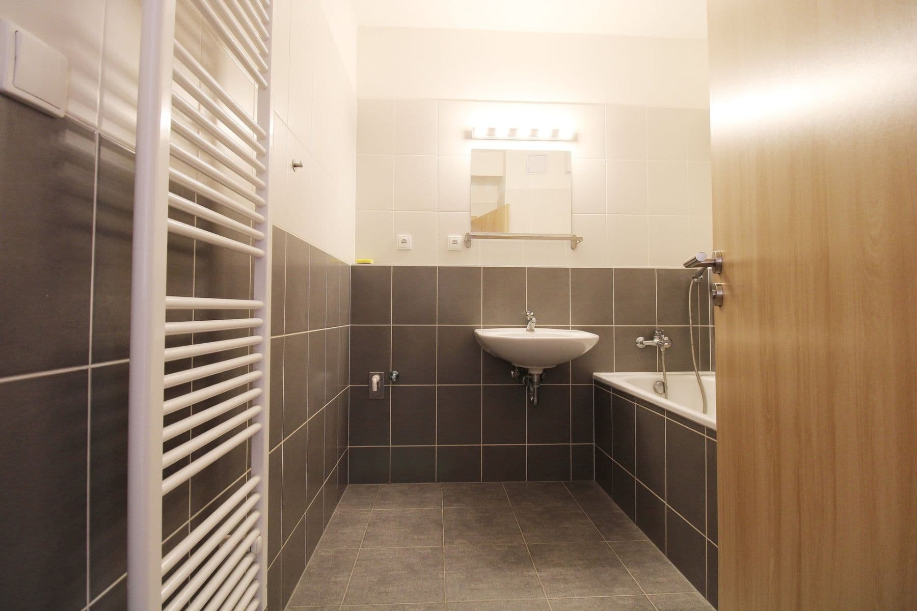 Pronájem bytu 2+kk 52 m², Jaroslava Holečka, Kladno, Středočeský kraj Pronájem bytu 2+kk 52 m², Jaroslava Holečka, Kladno, Středočeský kraj