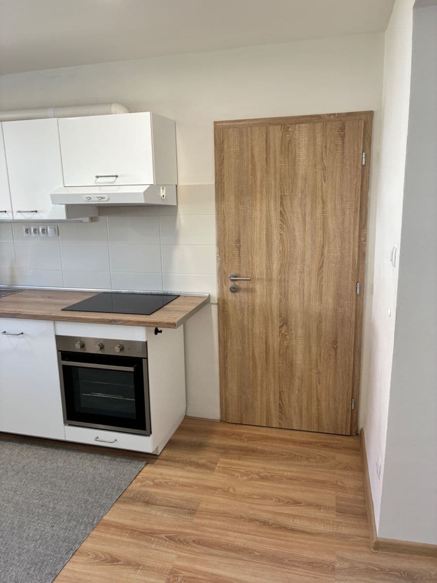 Prodej bytu 2+1 53 m², Lhotecká, Mníšek pod Brdy, Středočeský kraj Prodej bytu 2+1 53 m², Lhotecká, Mníšek pod Brdy, Středočeský kraj