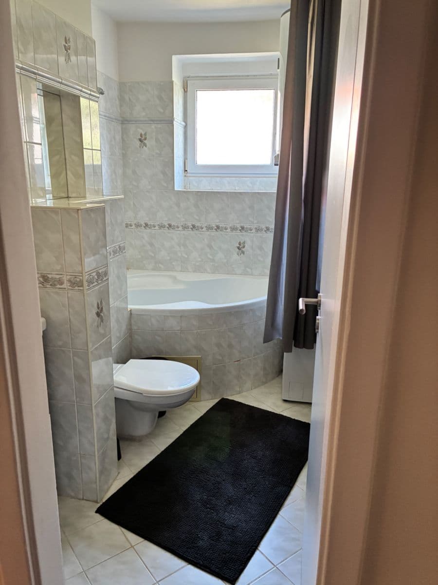 Prodej bytu 2+1 53 m², Lhotecká, Mníšek pod Brdy, Středočeský kraj Prodej bytu 2+1 53 m², Lhotecká, Mníšek pod Brdy, Středočeský kraj
