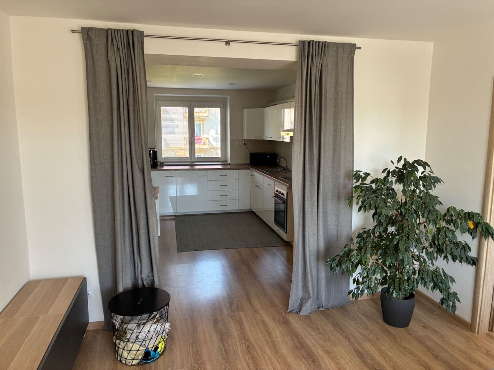 Prodej bytu 2+1 53 m², Lhotecká, Mníšek pod Brdy, Středočeský kraj Prodej bytu 2+1 53 m², Lhotecká, Mníšek pod Brdy, Středočeský kraj