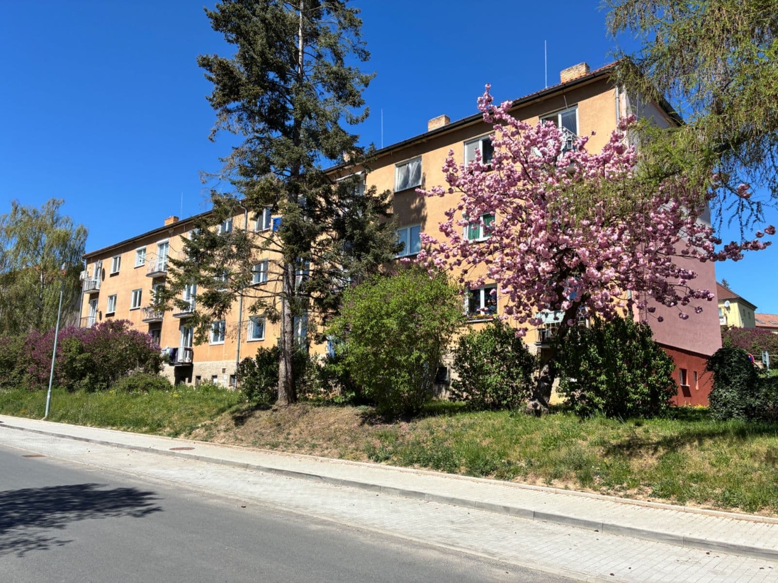 Prodej bytu 2+1 53 m², Lhotecká, Mníšek pod Brdy, Středočeský kraj Prodej bytu 2+1 53 m², Lhotecká, Mníšek pod Brdy, Středočeský kraj