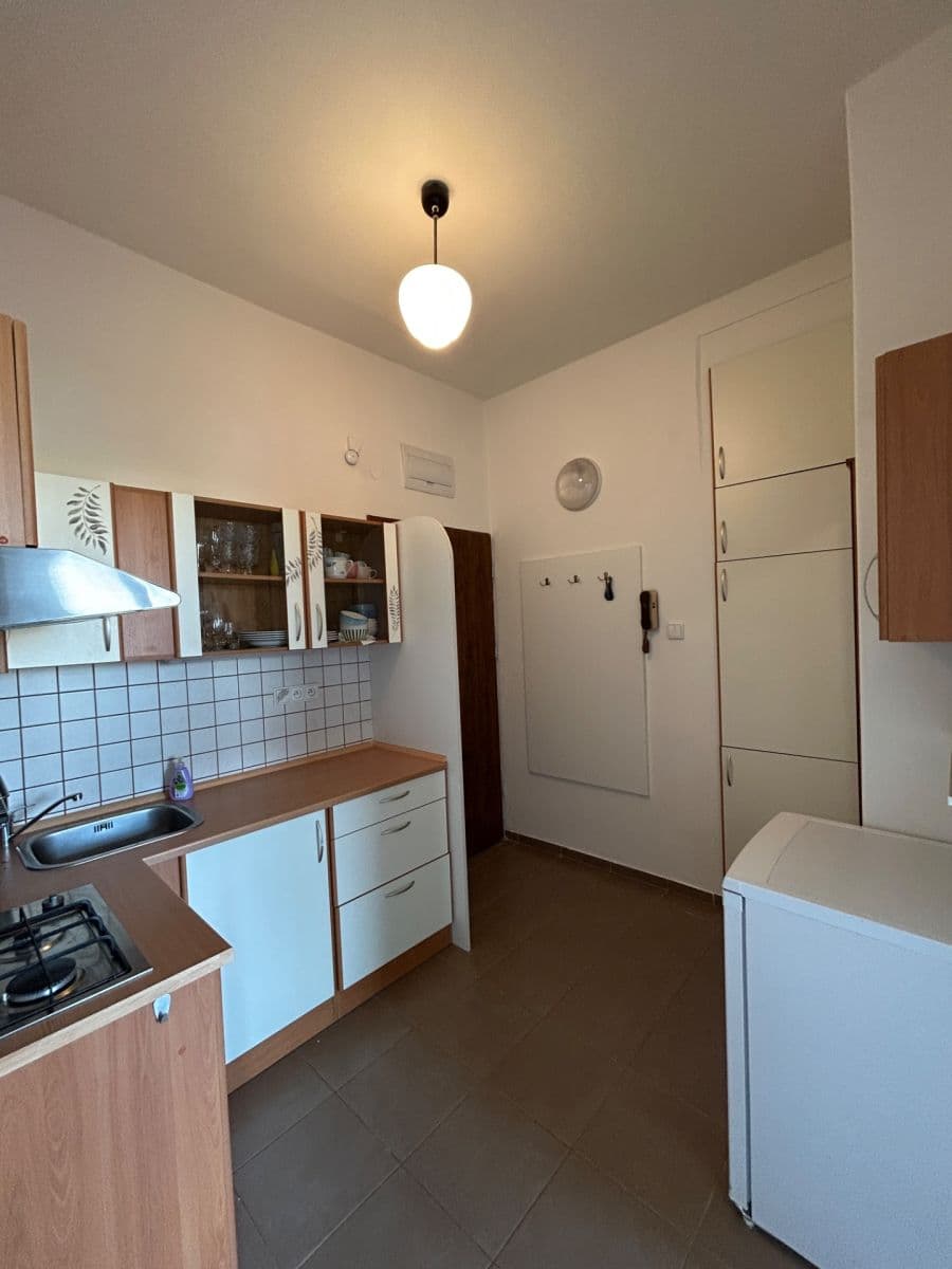 Pronájem bytu 2+1 34 m², Petrohradská, Praha, Praha Pronájem bytu 2+1 34 m², Petrohradská, Praha, Praha