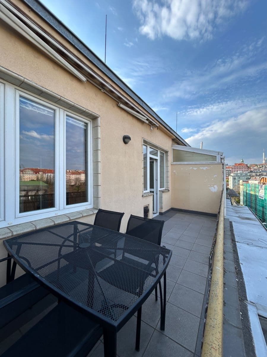 Pronájem bytu 2+1 34 m², Petrohradská, Praha, Praha Pronájem bytu 2+1 34 m², Petrohradská, Praha, Praha