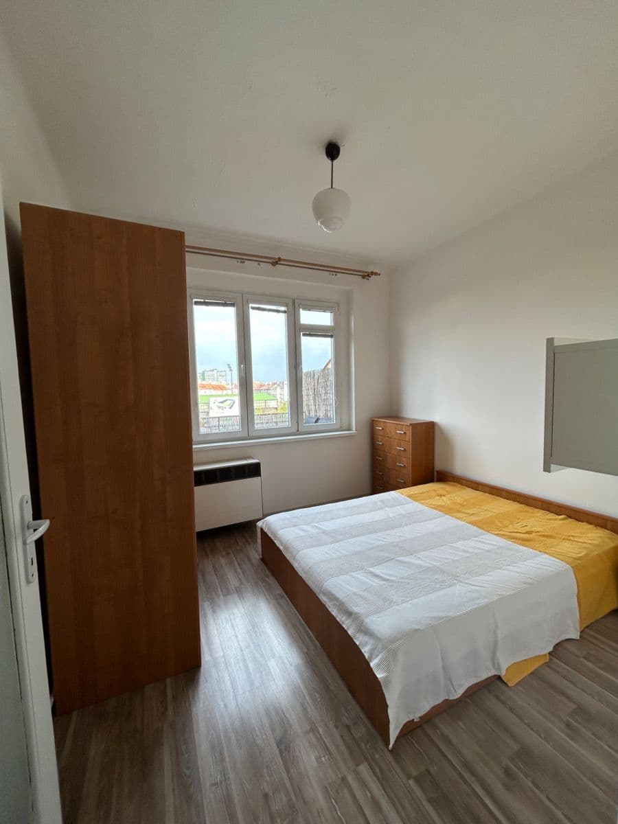 Pronájem bytu 2+1 34 m², Petrohradská, Praha, Praha Pronájem bytu 2+1 34 m², Petrohradská, Praha, Praha