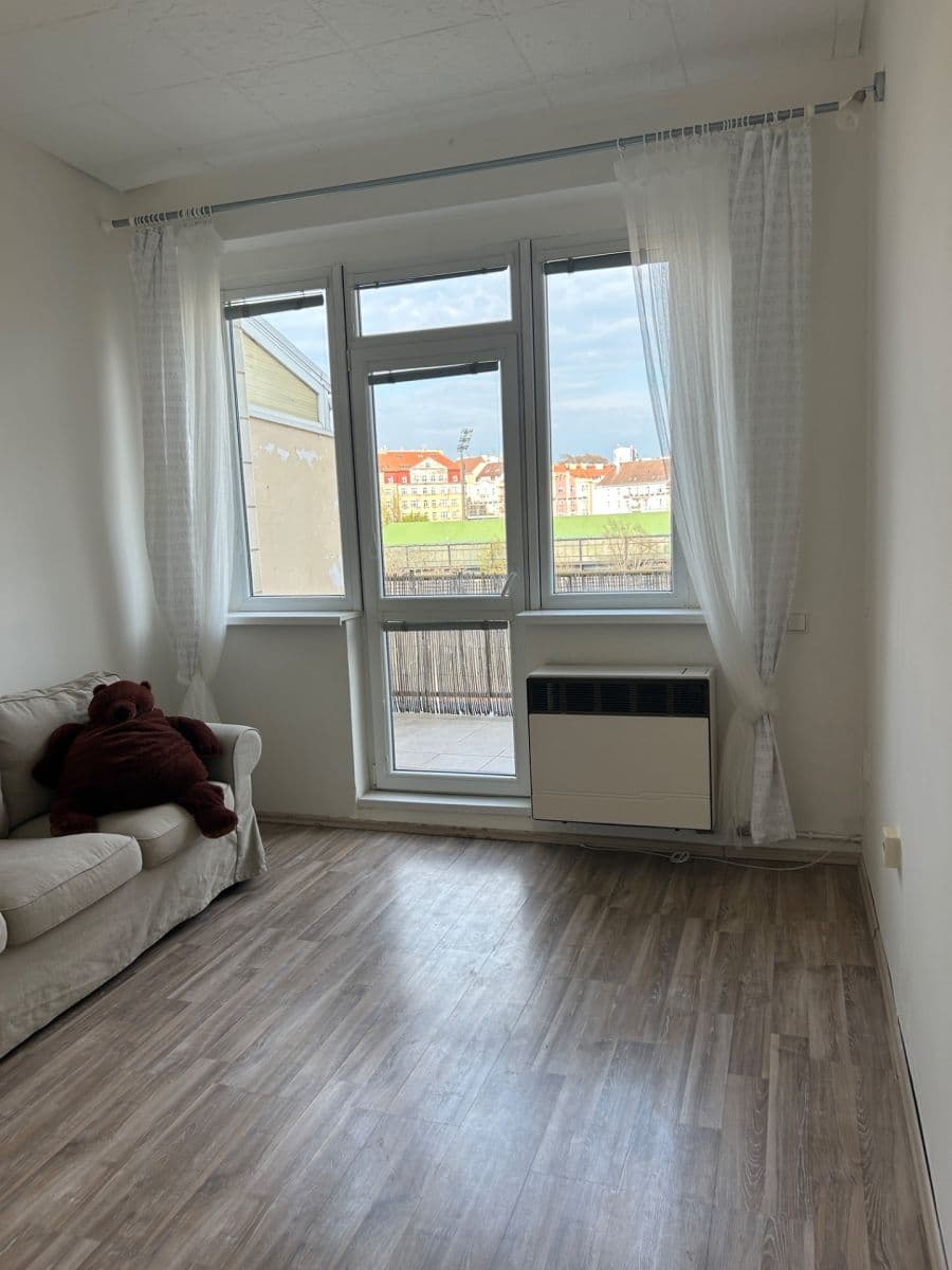 Pronájem bytu 2+1 34 m², Petrohradská, Praha, Praha Pronájem bytu 2+1 34 m², Petrohradská, Praha, Praha
