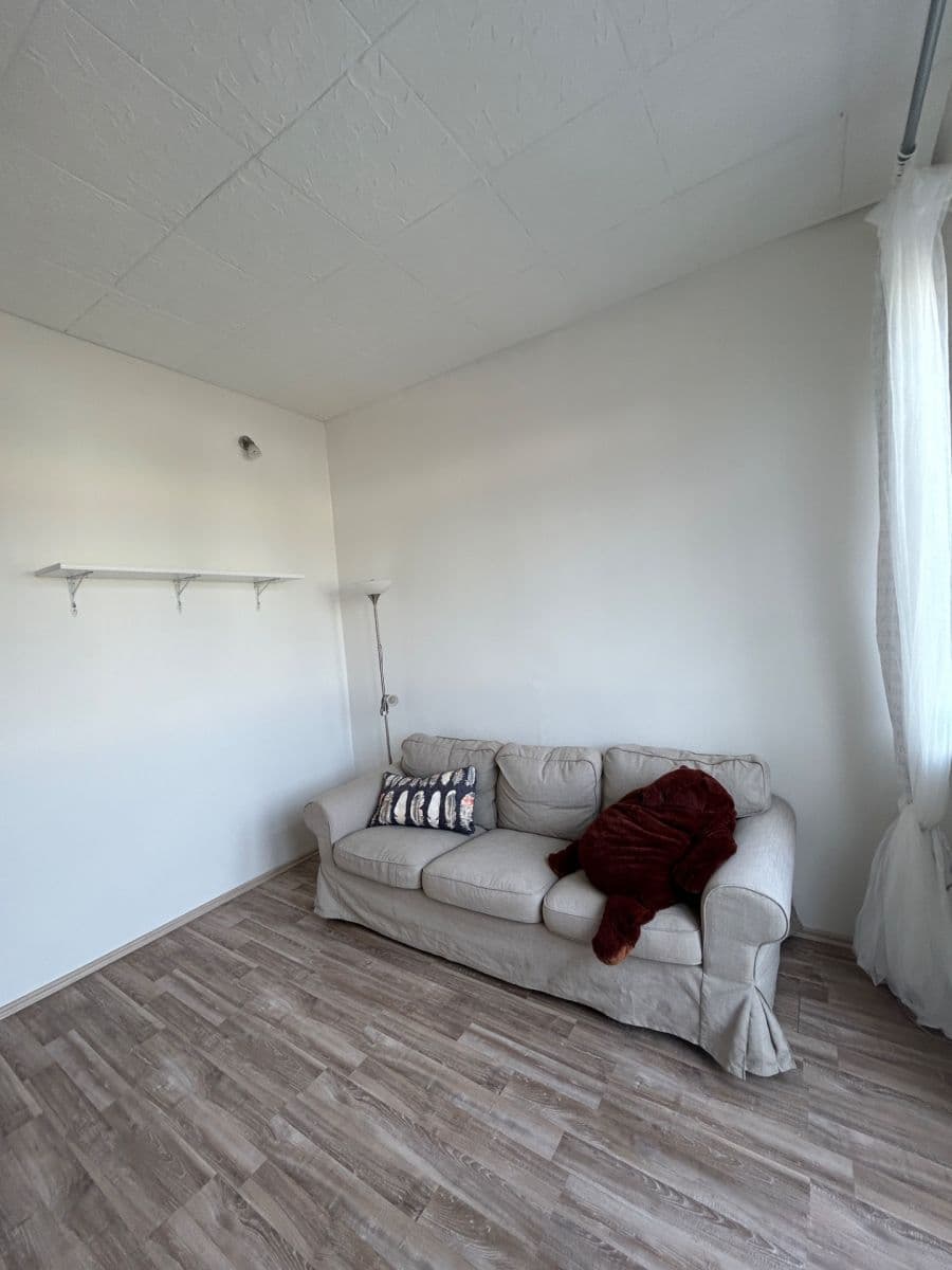 Pronájem bytu 2+1 34 m², Petrohradská, Praha, Praha Pronájem bytu 2+1 34 m², Petrohradská, Praha, Praha