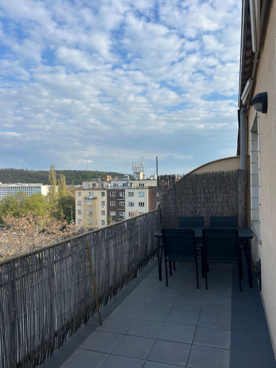 Pronájem bytu 2+1 34 m², Petrohradská, Praha, Praha Pronájem bytu 2+1 34 m², Petrohradská, Praha, Praha